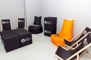 cubes_chairs_centrum_wolontariatu.jpg